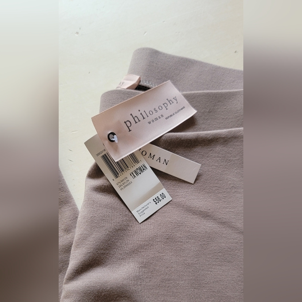 NWT - PHILOSOPHY WOMAN KHAKI LEGGINGS (sz 1X woman) - Picture 3 of 3